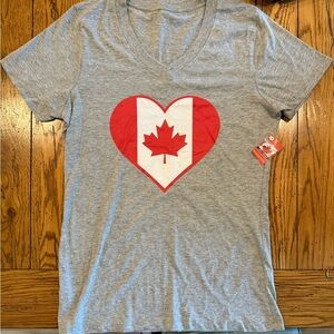 Canada Women's T-Shirt SZ L NWT